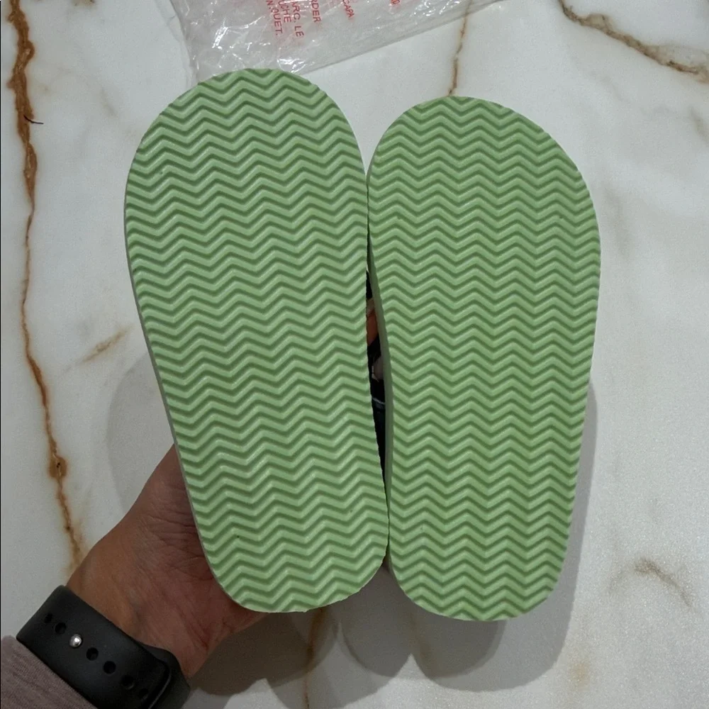 Carters pool sandals (7-8)